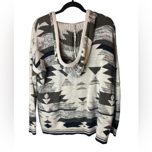 American Eagle Outfitters Aztec Print Hooded Pullover Sweater Size Small - Picture 2 of 9